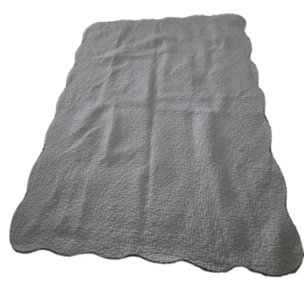Vintage Cathedral Window Lap Quilt Scalloped Edge 58 X 45
